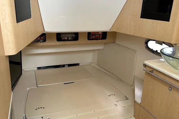 Boston Whaler 370 Outrage image