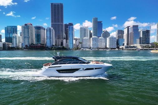 Cruisers Yachts 50 Cantius image