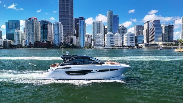 Cruisers Yachts 50 Cantius