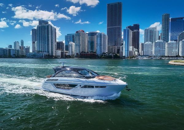 Cruisers Yachts 50 Cantius image