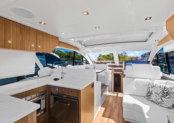 Cruisers Yachts 50 Cantius image