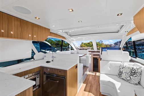 Cruisers Yachts 50 Cantius image