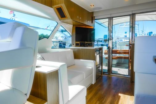 Cruisers Yachts 50 Cantius image