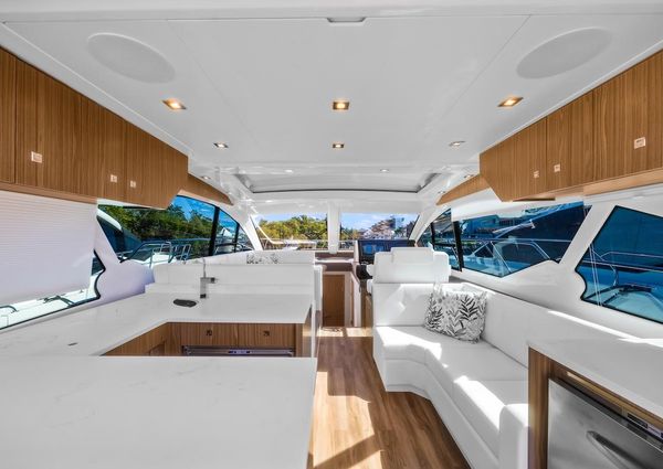 Cruisers Yachts 50 Cantius image