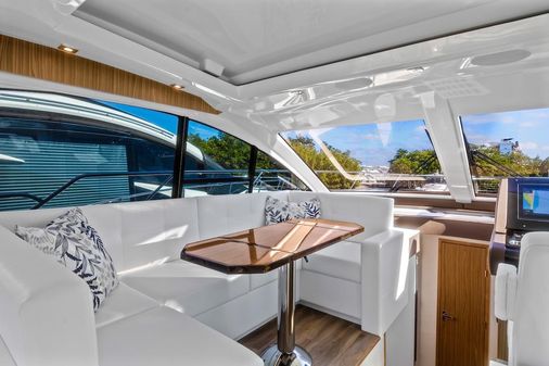 Cruisers Yachts 50 Cantius image