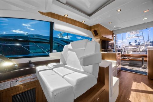 Cruisers Yachts 50 Cantius image