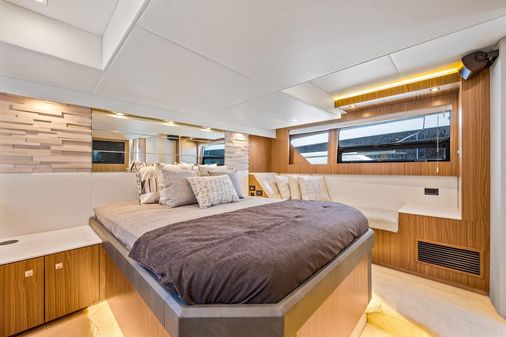 Cruisers Yachts 50 Cantius image