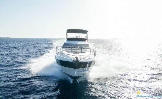 Azimut 58 image