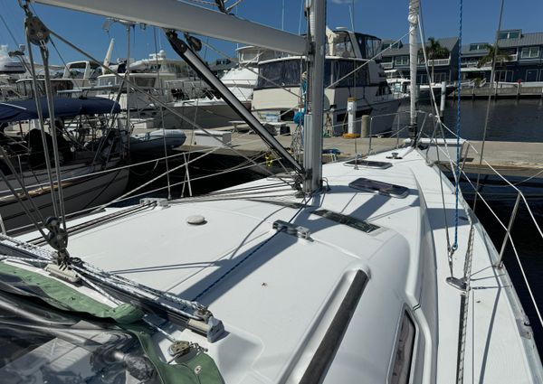 Beneteau Oceanis Clipper 373 image