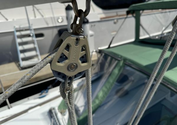 Beneteau Oceanis Clipper 373 image