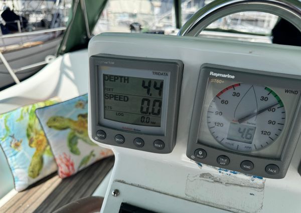 Beneteau Oceanis Clipper 373 image