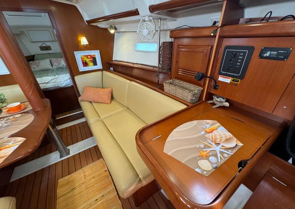 Beneteau Oceanis Clipper 373 image