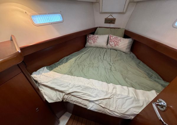 Beneteau Oceanis Clipper 373 image