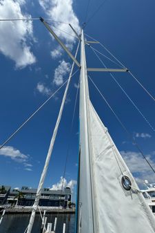 Beneteau Oceanis Clipper 373 image