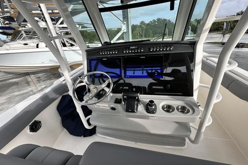 Boston Whaler 330 Outrage image