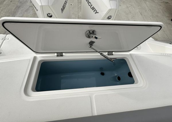 Boston Whaler 330 Outrage image