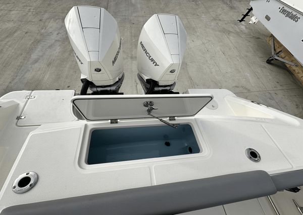 Boston Whaler 330 Outrage image