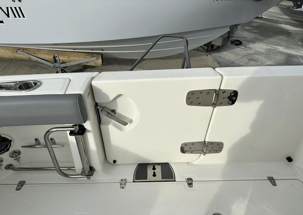 Boston Whaler 330 Outrage image