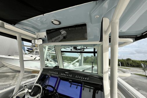 Boston Whaler 330 Outrage image