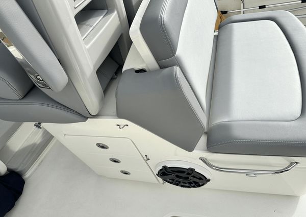 Boston Whaler 330 Outrage image