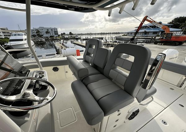 Boston Whaler 330 Outrage image