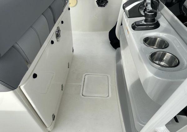 Boston Whaler 330 Outrage image