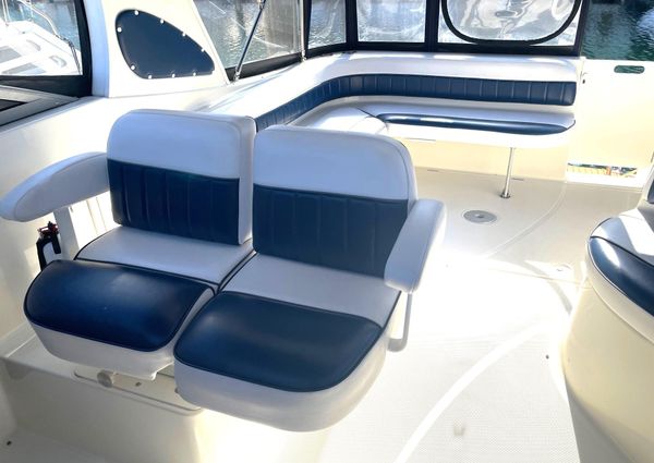 Bayliner 325 image