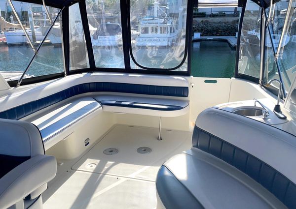 Bayliner 325 image