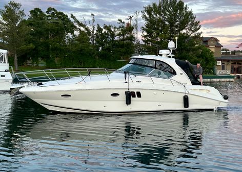 Sea Ray 38 Sundancer image