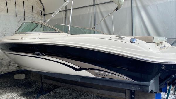 Sea Ray 200 Bow Rider