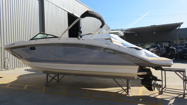 Sea Ray SDX 270 