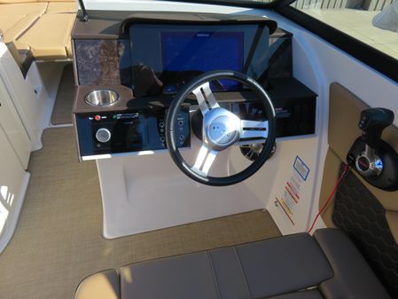 Sea Ray SDX 270 image