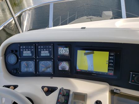 Azimut 55E image