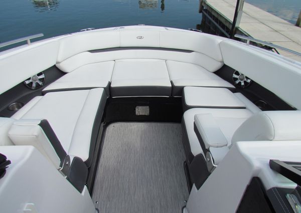 Regal 2800-BOWRIDER image