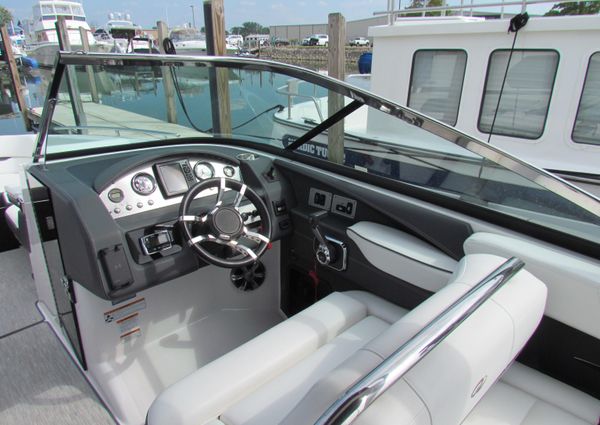 Regal 2800 Bowrider image