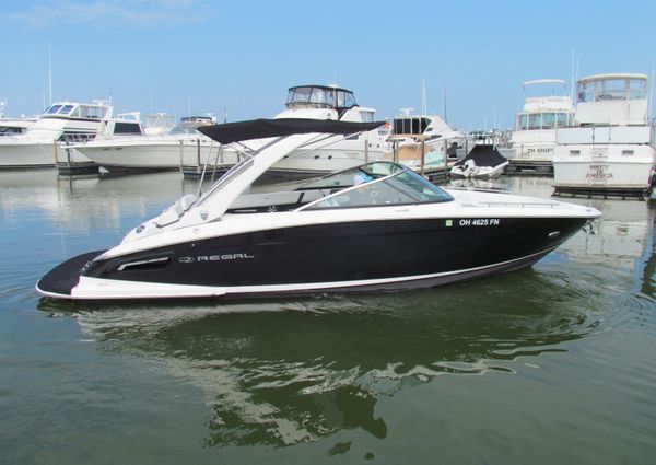 Regal 2800 Bowrider image