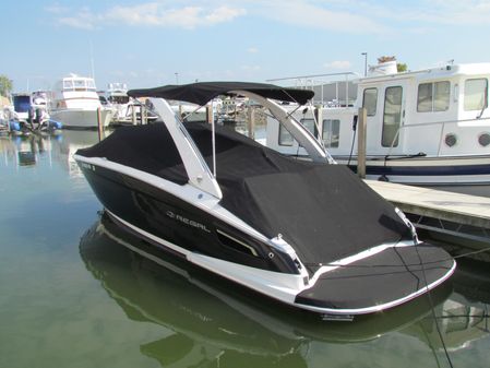 Regal 2800 Bowrider image