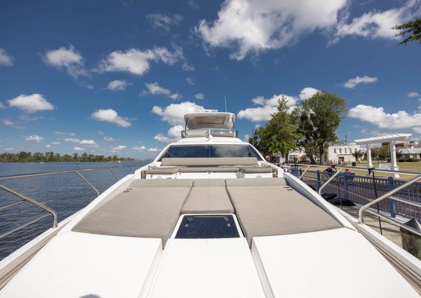 Azimut 66 image