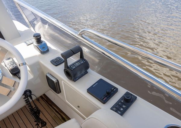 Azimut 66 image