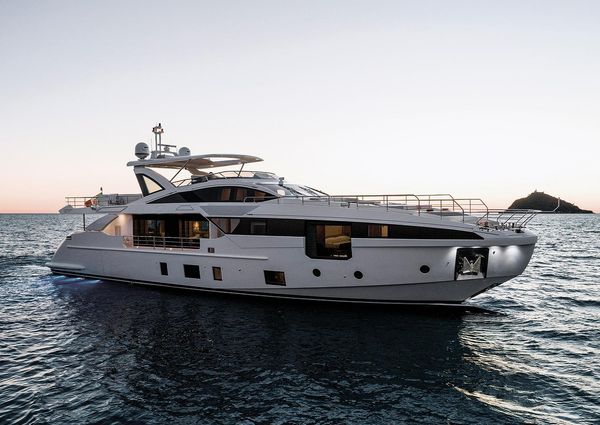 Azimut Grande 32 Metri image