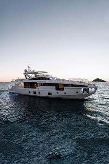 Azimut Grande 32 Metri image