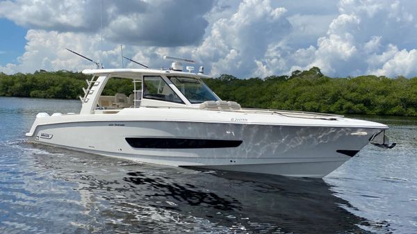 Boston Whaler 420 Outrage