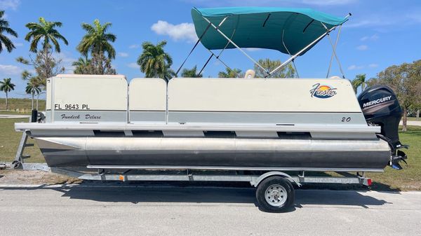 Fiesta 20' Fundeck Classic