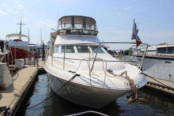 Sea Ray 420 Aft Cabin - main image