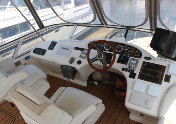 Sea Ray 420 Aft Cabin image