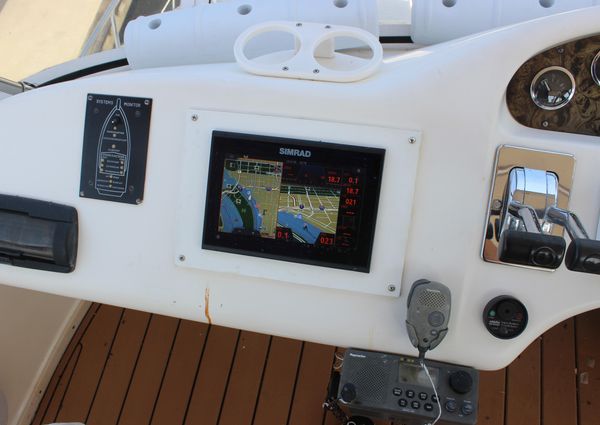 Sea Ray 420 Aft Cabin image