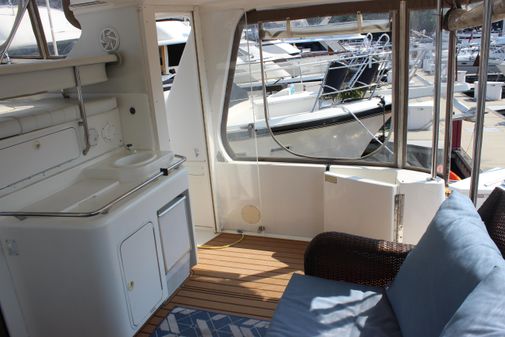 Sea Ray 420 Aft Cabin image