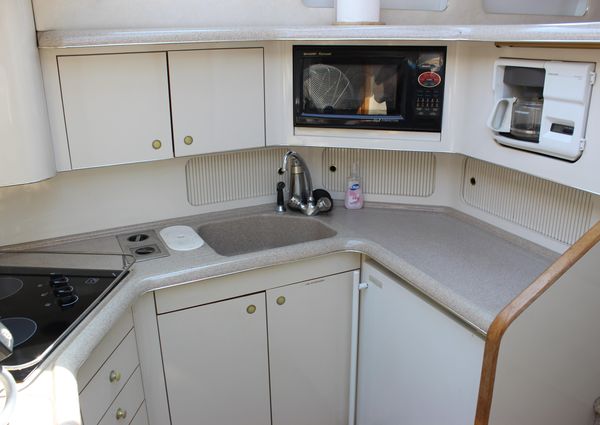 Sea Ray 420 Aft Cabin image