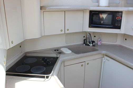 Sea Ray 420 Aft Cabin image