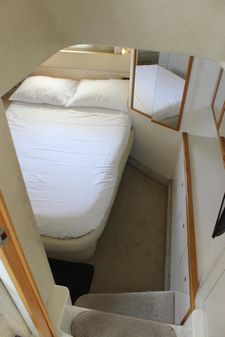 Sea Ray 420 Aft Cabin image